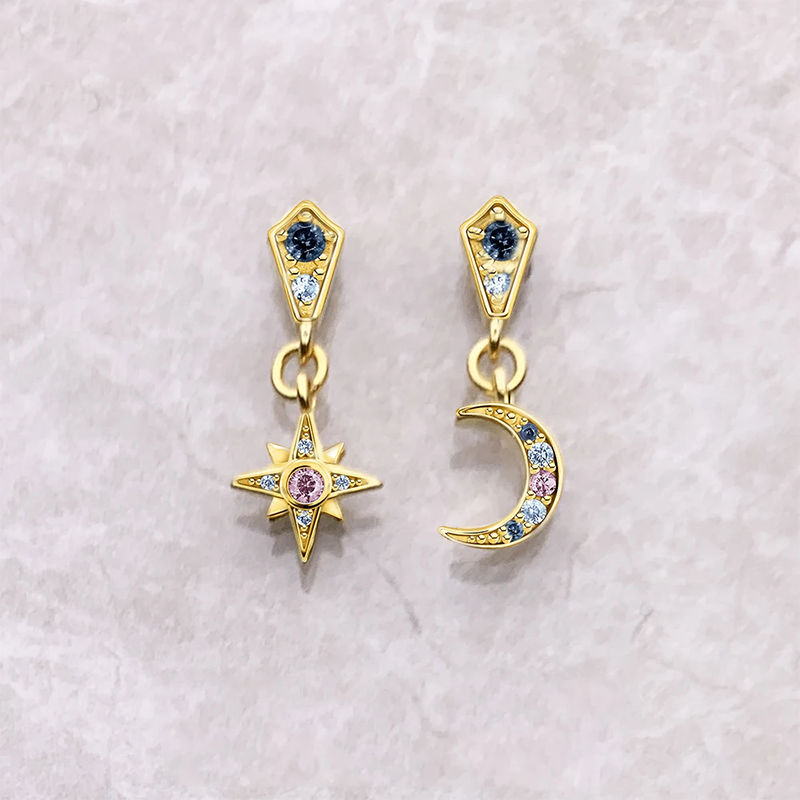Royalty Star & Moon EarringsSPECIFICATIONS
 
Gender: Women
Brand Name: Thaddaeus
Item Weight: 1.49g
Metals Type: silver
Metal Stamp: 925,Sterling
Main Stone: Zircon
Earring Type: drop earrings
MIXTIVMIXTIVRoyalty Star & Moon Earrings